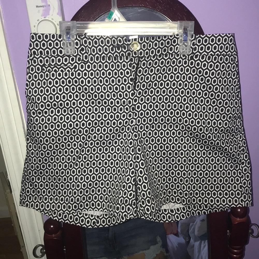 Black and white patterned Anne Klein shorts